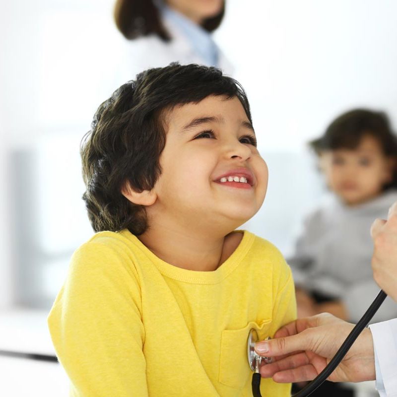 Kind beim Kinderarzt